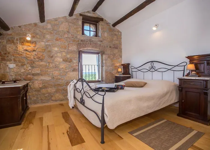 Nona Nina Apartman *