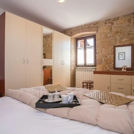 Apartment Nona Nina Vizinada